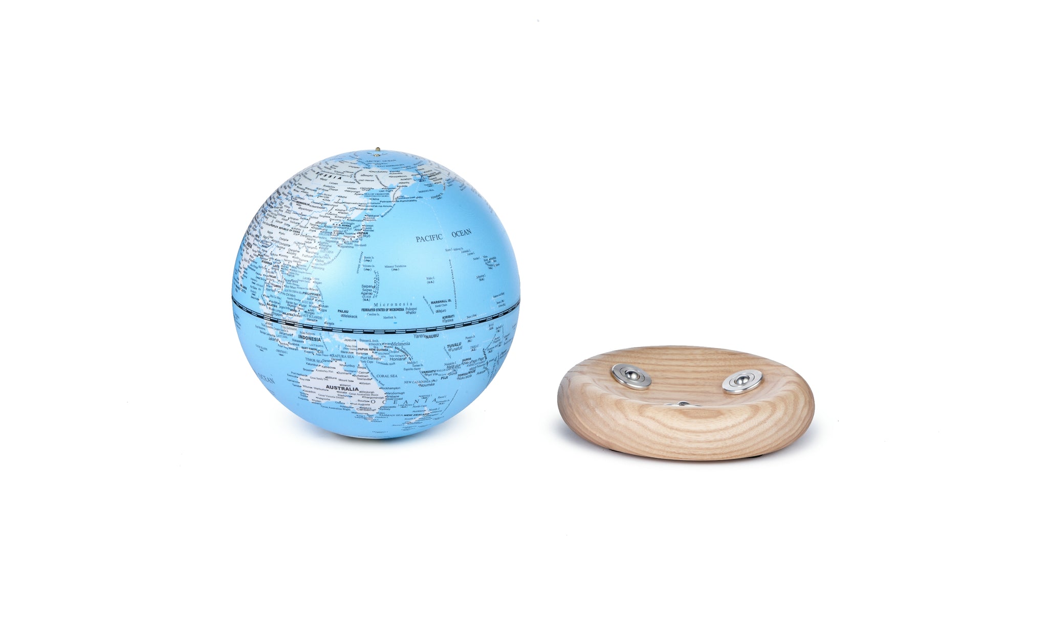 Gingko Atlas Globe Lamp