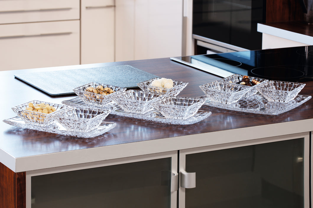 Servers, Plates & Bowls