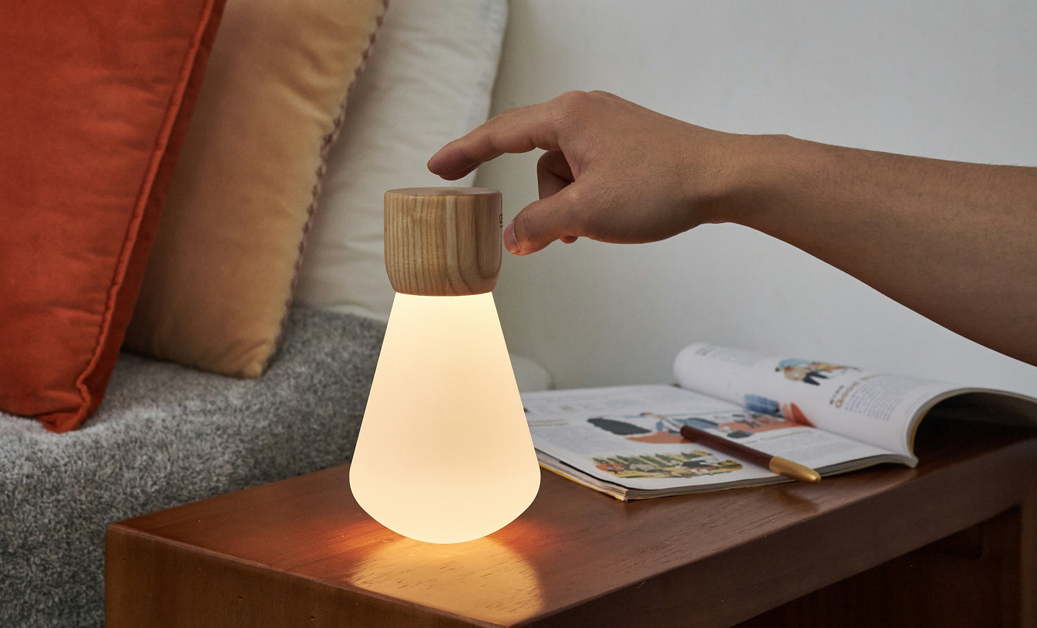 Gingko Mini Pentagon Desk Bulb