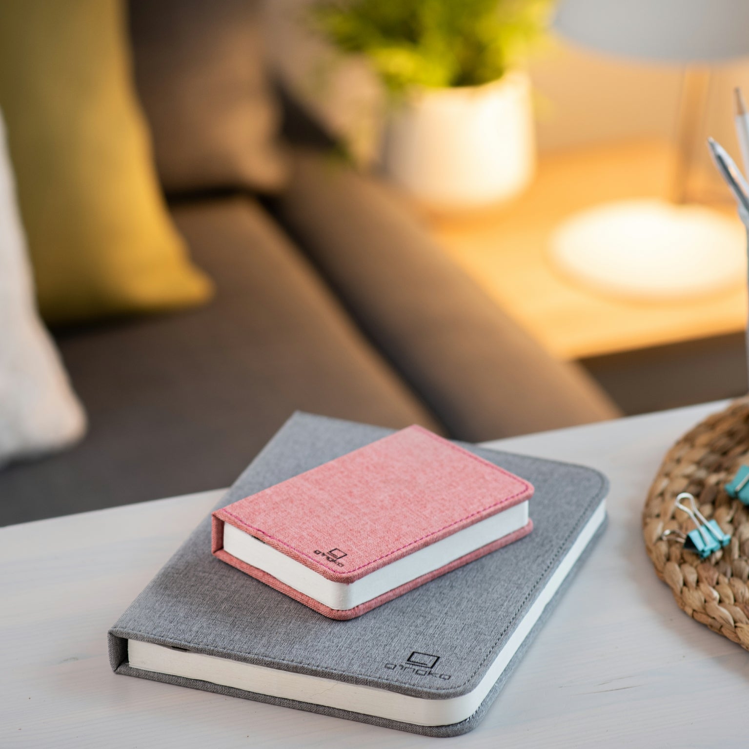 Gingko Mini Linen Smart Book Light, Fabric